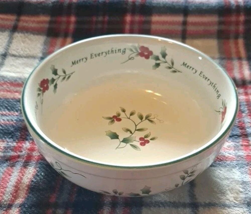 Pfaltzgraff Winterberry 7" Pierced Serving Bowl